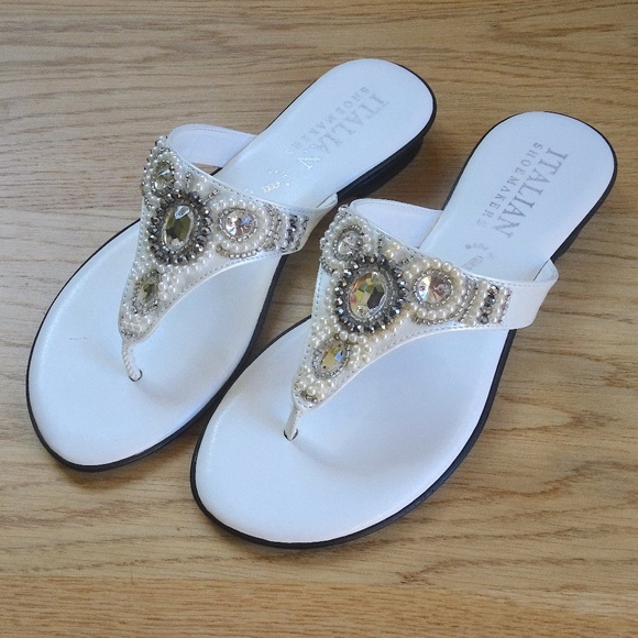 Italian Shoemakers White Beaded Flip Flops Summer Sandals Made in Italy Size 8.5 - Picture 7 of 9